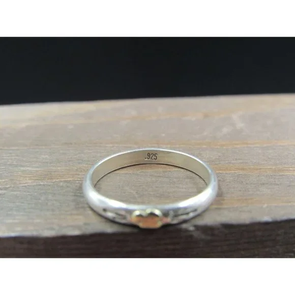 Size 5 Sterling Silver & Small Gold Nugget Band Ring - Picture 4 of 7